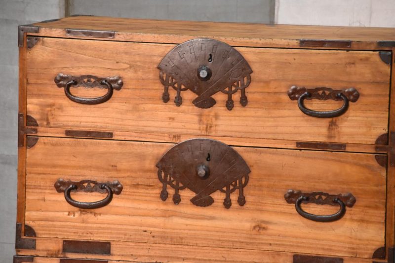 Antique 2 Section Clothing Chest with Fan Lock Plates  Width:880mm - Image 12
