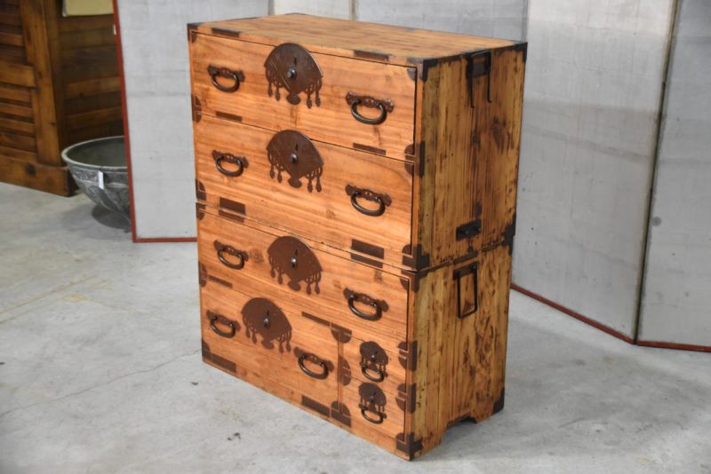 Antique 2 Section Clothing Chest with Fan Lock Plates  Width:880mm - Image 10