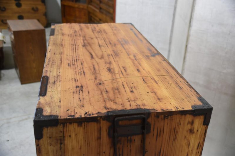 Antique 2 Section Clothing Chest with Fan Lock Plates  Width:880mm - Image 6