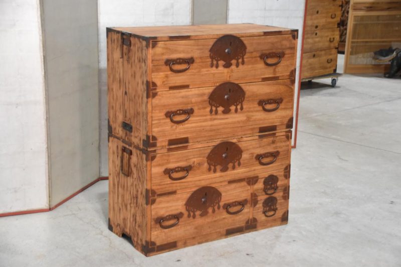 Antique 2 Section Clothing Chest with Fan Lock Plates  Width:880mm - Image 4