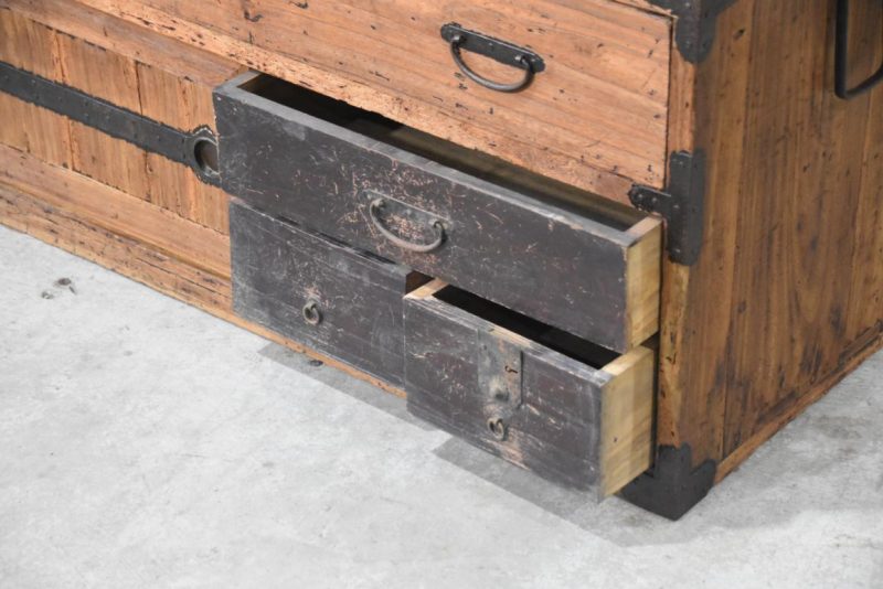 Edo Period Kannon Biraki Tansu Clothing Chest on Chest Width:1060mm - Image 9