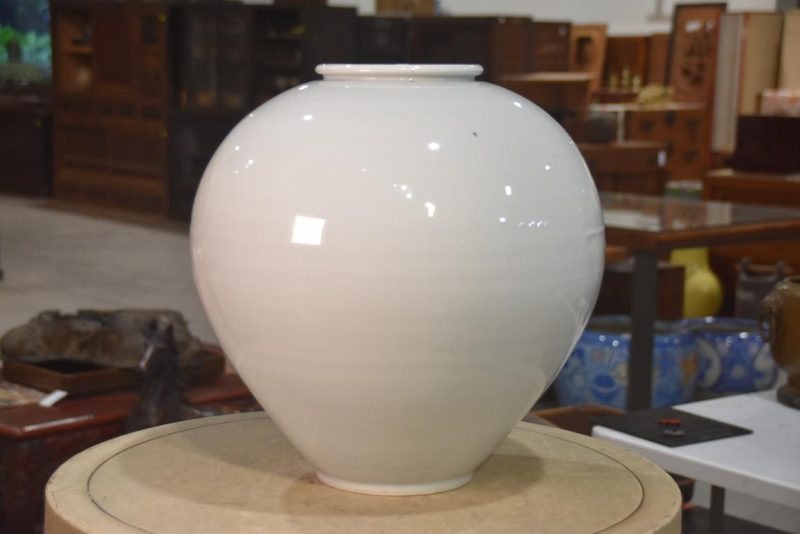 Japanese Hakuji White Celadon Vase Width:385mm - Image 6