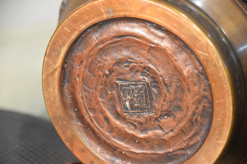 Bronze Usubata Vase:Width 330mm - Image 3