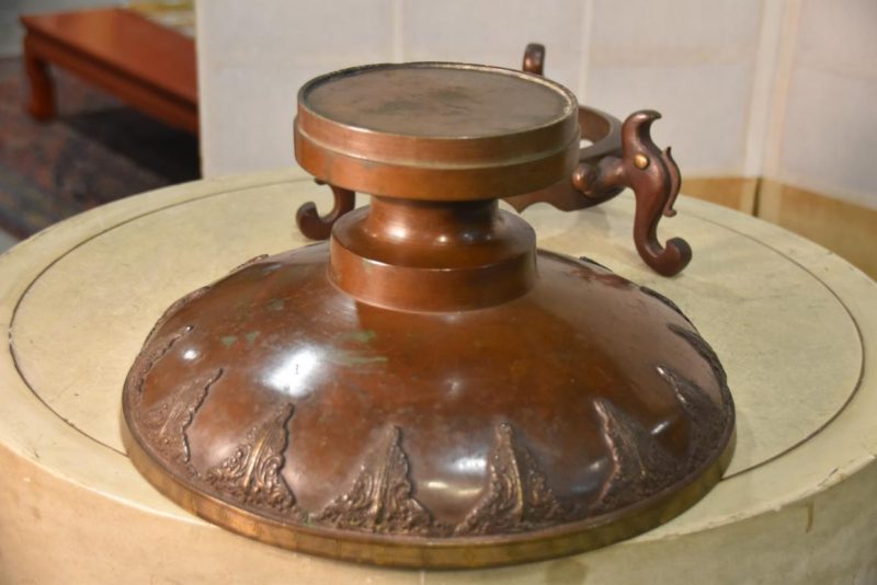Japanese Bronze Usubata Vase Width:340mm - Image 3