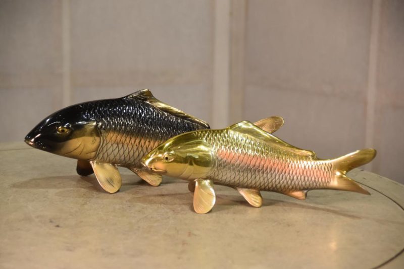 A Pair of Bronze Koi Okimono - Image 2