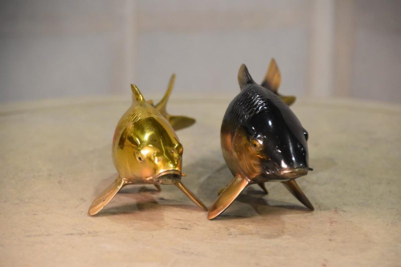 A Pair of Bronze Koi Okimono - Image 4