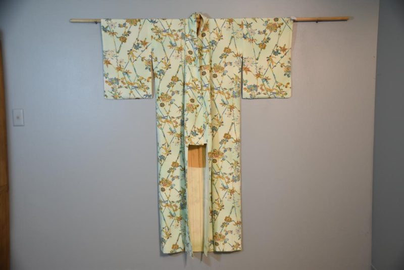 Japanese Pale Green Silk Kimono - Image 5