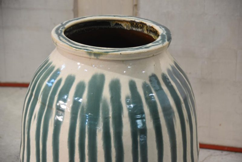 Shigaraki Drip Glaze Tsubo Urn Height:740mm - Image 6