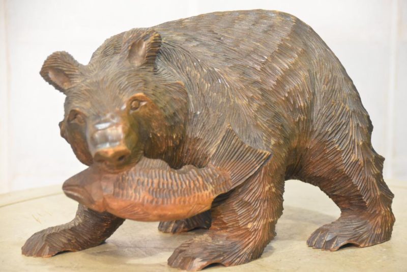 Hokkaido Carved Wooden Bear - Image 2