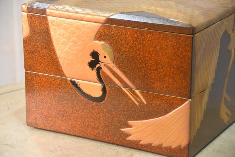 Maki-E Jubako Lacquer Box with Bold Cranes in Relief Width:270mm - Image 9