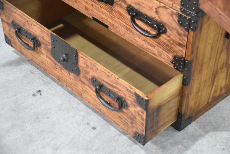 Antique Japanese Kannon Biraki Isho Tansu Clothing Chest 2 Sections Width: 905mm - Image 6