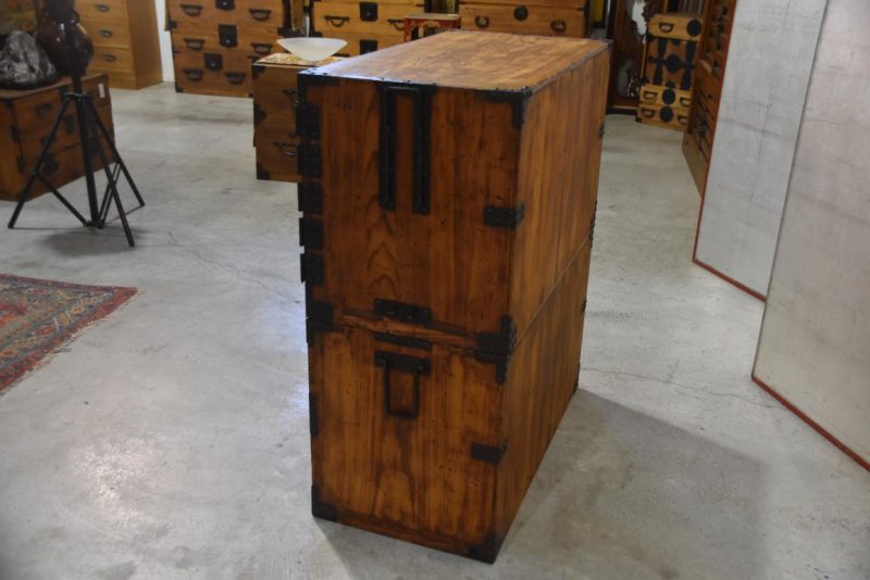 Antique Japanese Kannon Biraki Isho Tansu Clothing Chest 2 Sections Width: 905mm - Image 5