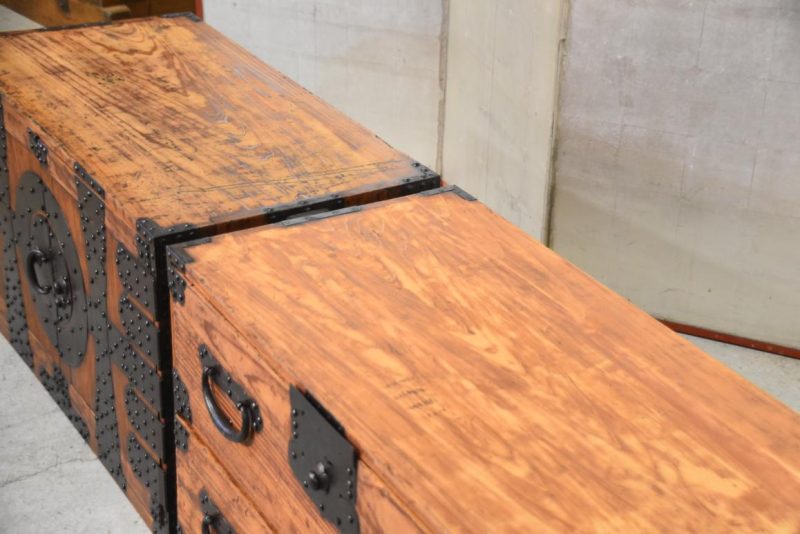 Antique Japanese Kannon Biraki Isho Tansu Clothing Chest 2 Sections Width: 905mm - Image 15