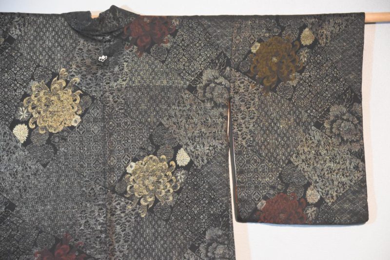 Vintage Japanese Silk Haori Gold and Silver Threads - Image 2