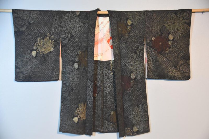 Vintage Japanese Silk Haori Gold and Silver Threads - Image 3