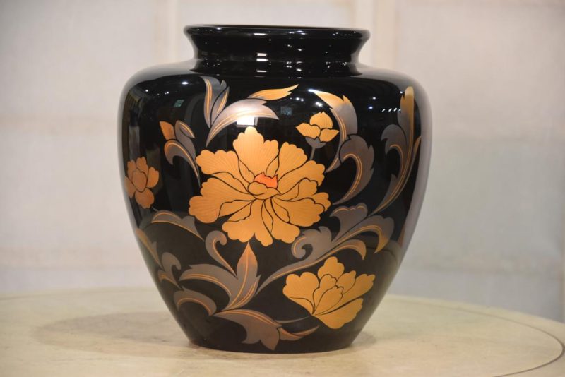 Lacquer Vase Width:240mm