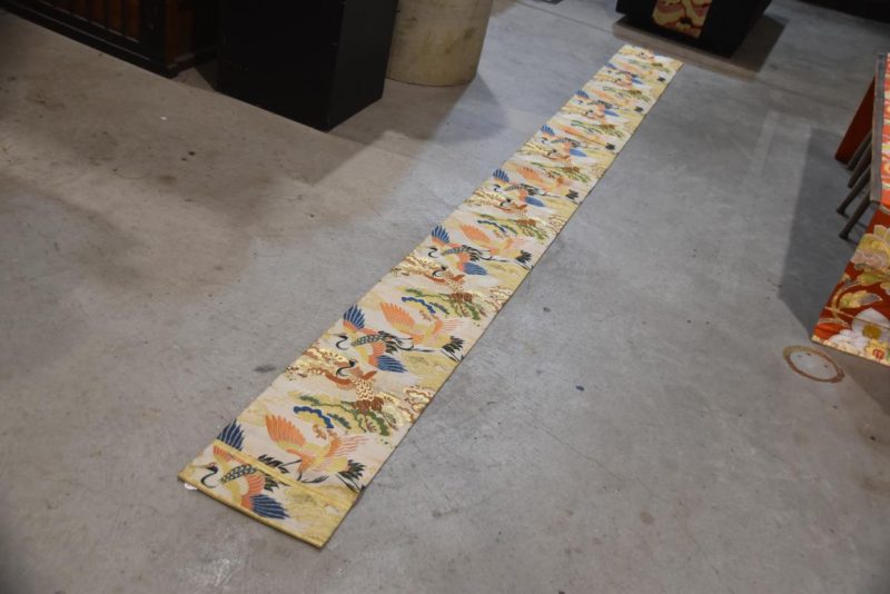 Vintage Maru Obi Sash Table Runner with flying Cranes Length: 4000mm - Image 5