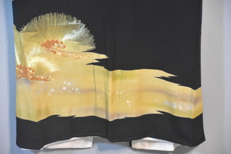 Japanese Vintage Silk Tomosode Kimono - Image 2