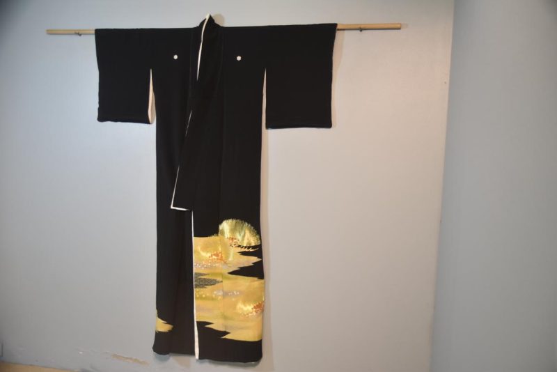 Japanese Vintage Silk Tomosode Kimono - Image 4