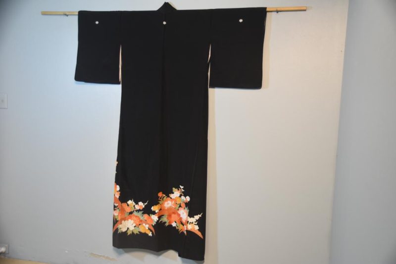 Japanese Vintage Silk Tomosode Kimono - Image 9