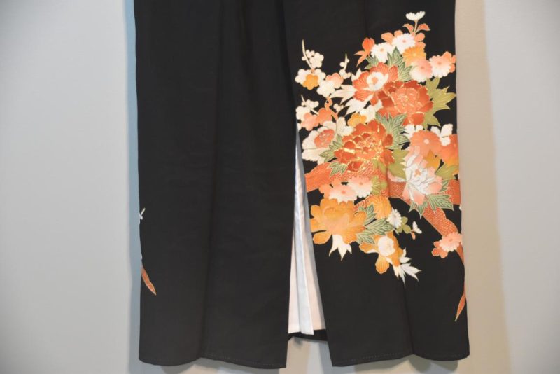 Japanese Vintage Silk Tomosode Kimono - Image 8