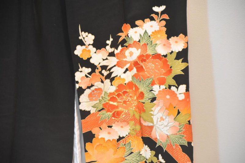 Japanese Vintage Silk Tomosode Kimono - Image 7