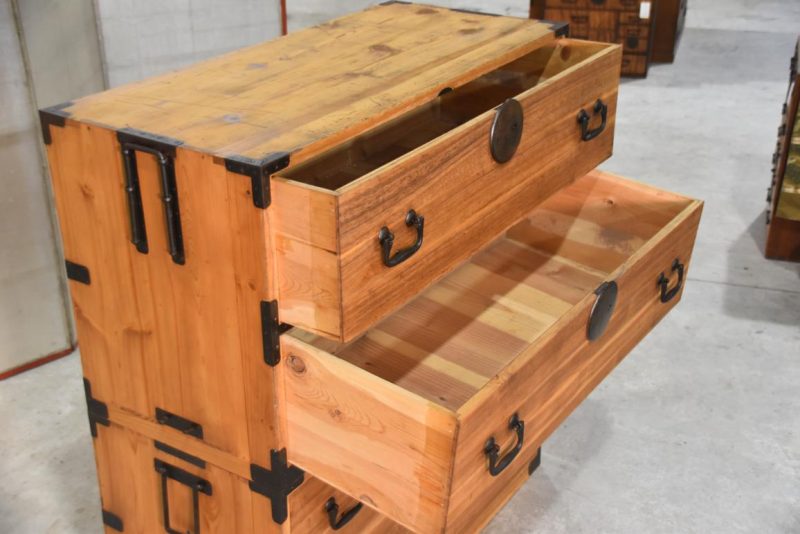 Antique Clothing Chest on Chest Width:915mm - Image 5