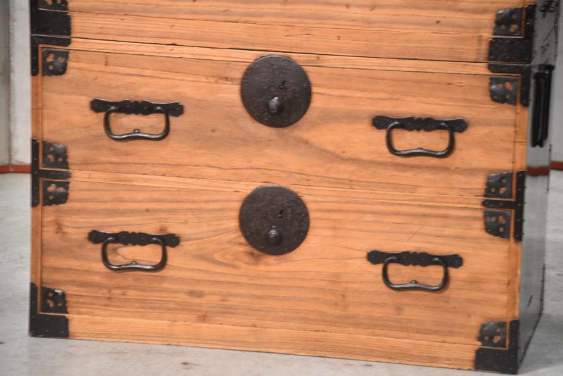 Antique 2 Section Clothing Chest  Width:865mm - Image 14