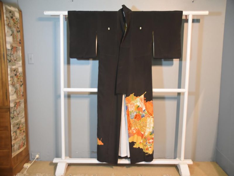Japanese Vintage Silk Tomosode Kimono - Image 3