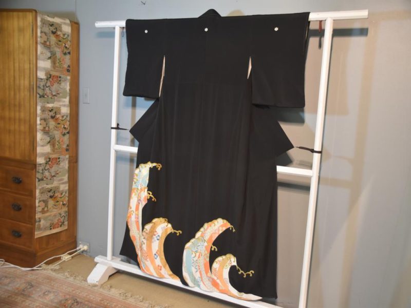 Japanese Vintage Silk Tomosode Kimono - Image 9