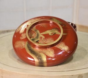 Maki-E Lacquer Lidded Box with Cranes Decoration Width:255mm