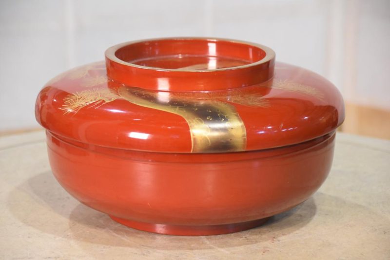 Maki-E Lacquer Lidded Box with Cranes Decoration Width:255mm - Image 5