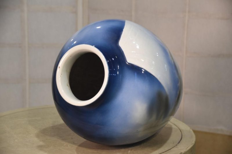 Mt Fuji Pottery Vase Height:375mm - Image 7