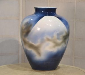 Mt Fuji Pottery Vase Height:375mm