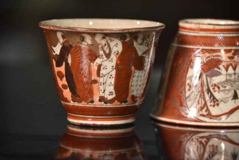 Pair of Kutani Sencha Cups decorated with Monks Width:58mm - Image 3
