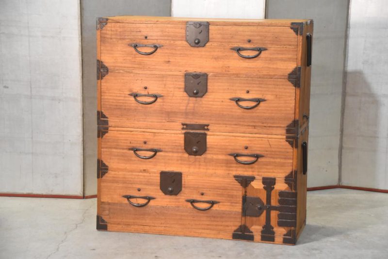 Antique Clothing Chest  Width:1100mm - Image 3