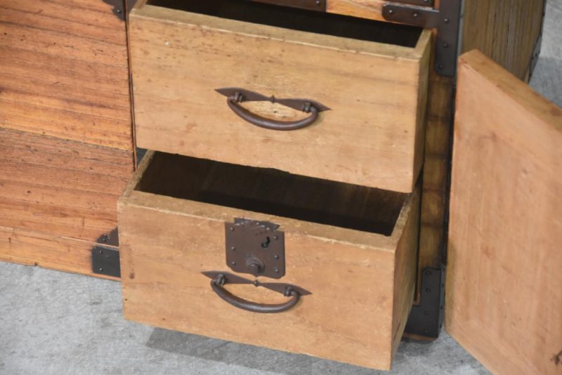 Antique Clothing Chest  Width:1100mm - Image 13
