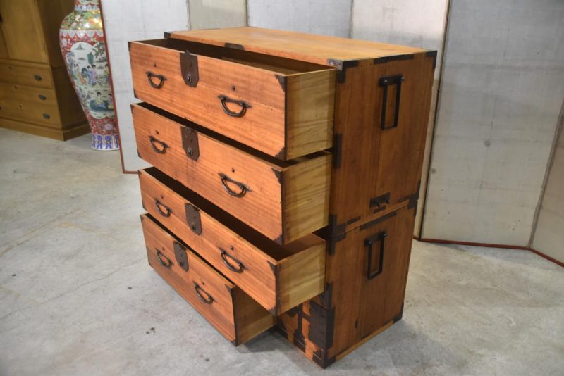 Antique Clothing Chest  Width:1100mm - Image 11