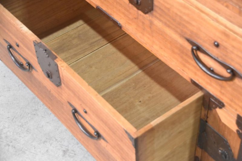 Antique Clothing Chest  Width:1100mm - Image 10