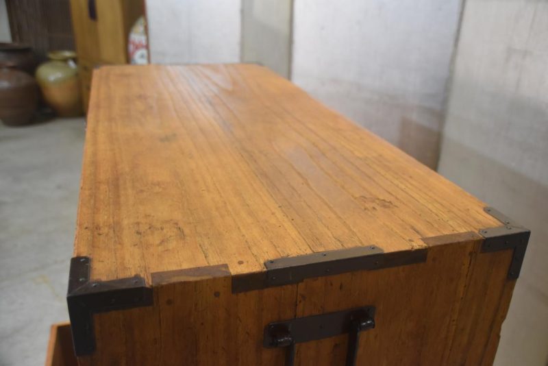 Antique Clothing Chest  Width:1100mm - Image 9