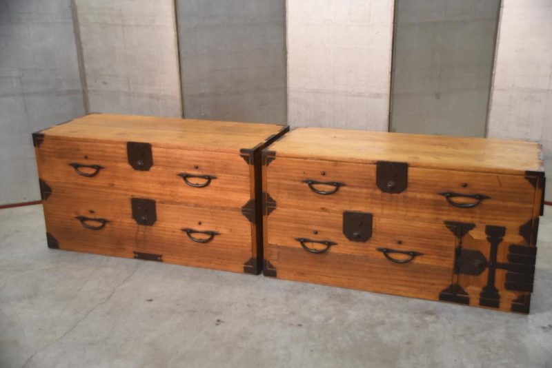 Antique Clothing Chest  Width:1100mm - Image 6