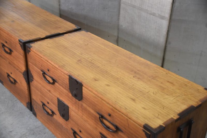 Antique Clothing Chest  Width:1100mm - Image 4