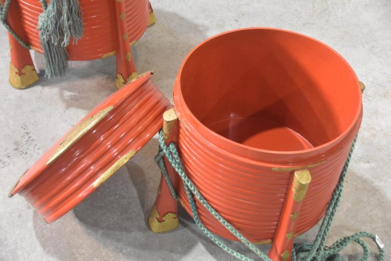 A Rare Pair of Japanese Red Lacquered Hokkai with Gilded Copper Hardware Height:510mm - Image 7