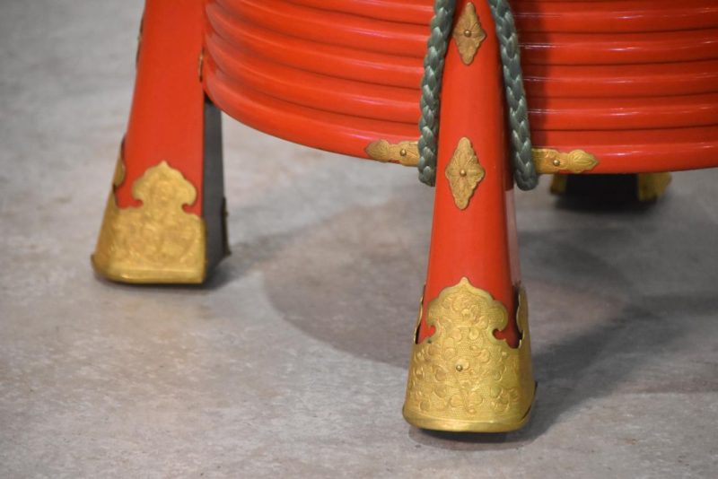 A Rare Pair of Japanese Red Lacquered Hokkai with Gilded Copper Hardware Height:510mm - Image 6
