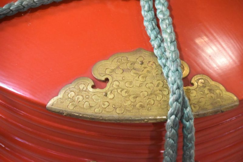 A Rare Pair of Japanese Red Lacquered Hokkai with Gilded Copper Hardware Height:510mm - Image 2