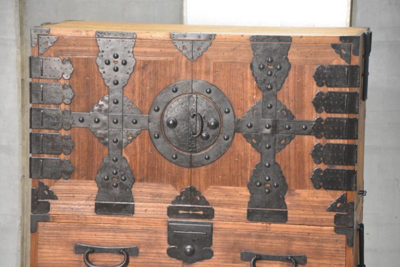 Antique Japanese Kannon Biraki Isho Tansu Clothing Chest 2 Sections Width:960mm - Image 3
