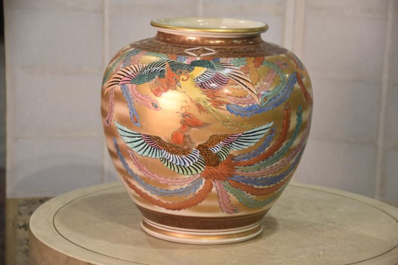 Kutani Pottery Vase Width:330mm - Image 3