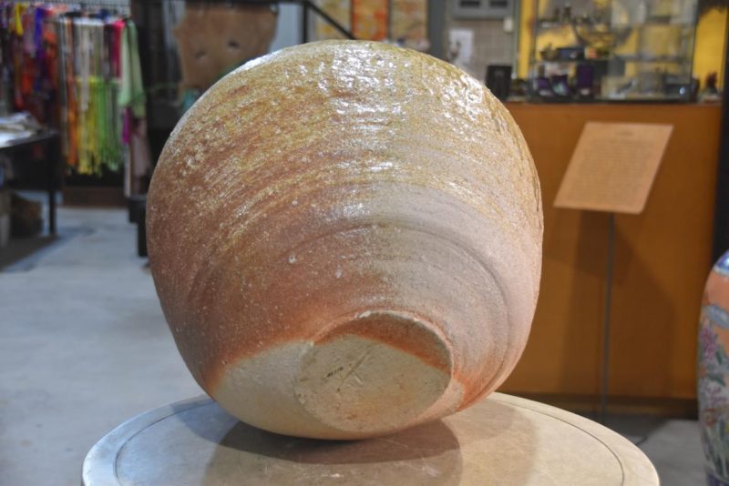 Shigaraki Wood Fired Tsubo Vase Width:470mm - Image 13