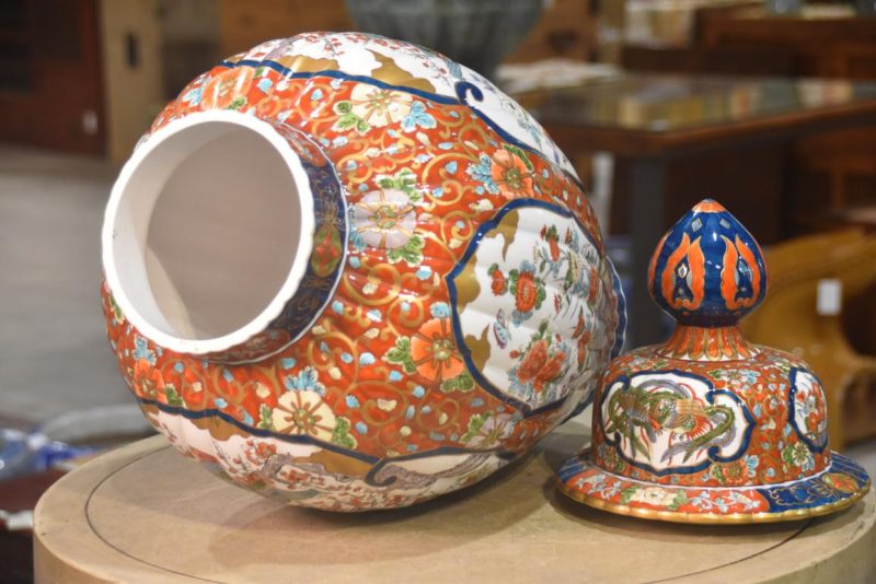 Large Imari Lidded Urn Height:660mm - Image 5