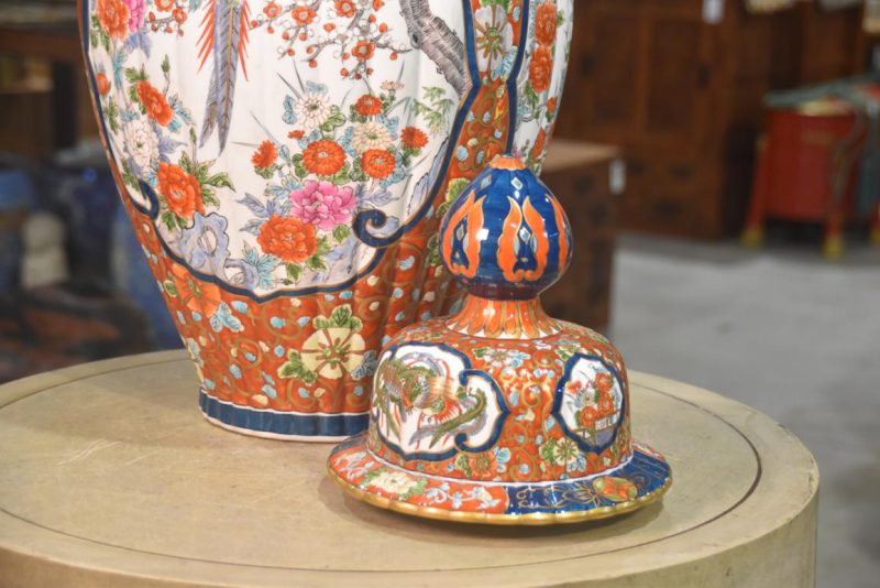 Large Imari Lidded Urn Height:660mm - Image 3